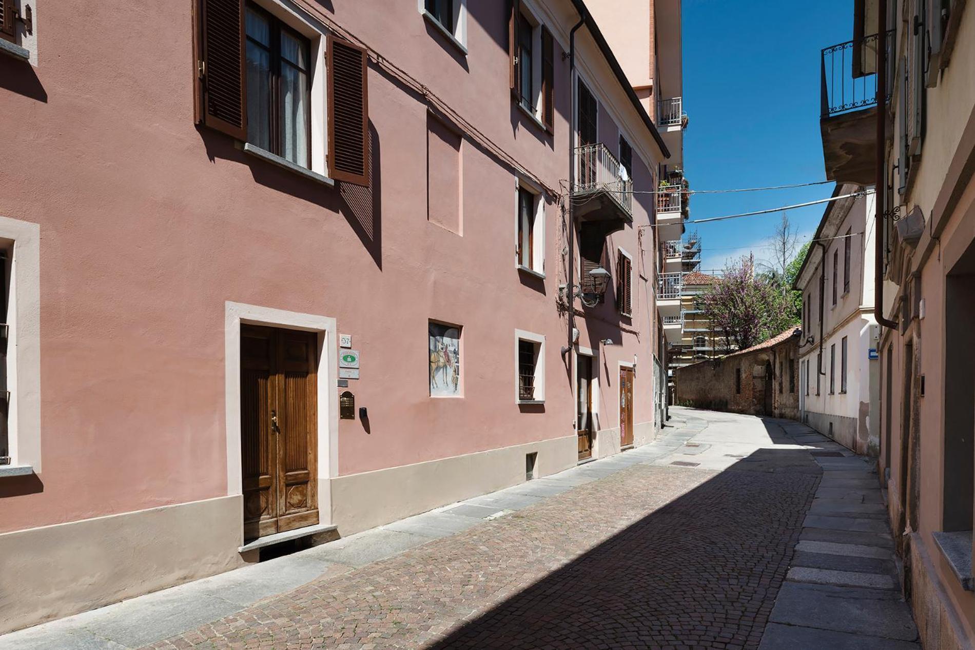 L' Estate Di San Martino Room Rental - Free Park Asti Luaran gambar